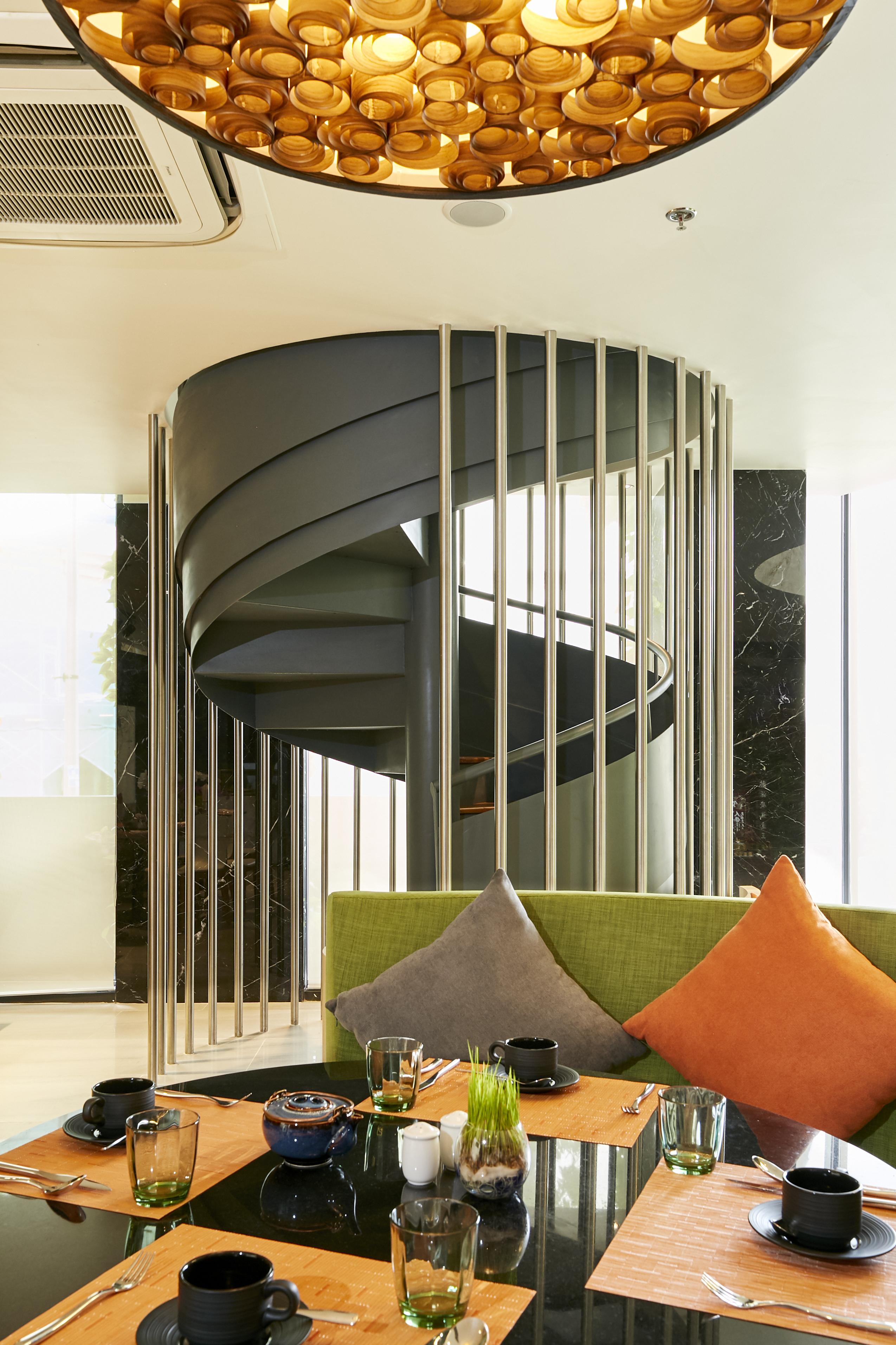 Khách sạn Zazz Urban